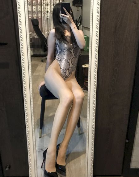 张秉的燒雞世家品牌_免费高清在线观看